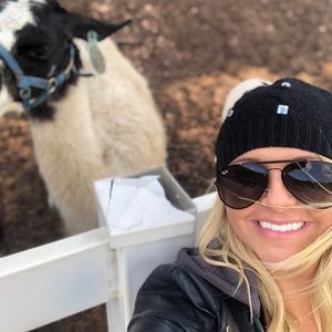 Meet your Posher, Nicole